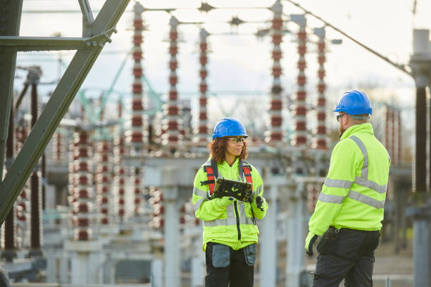 Best 24-Hour Electrician  in Mayflower Village, CA