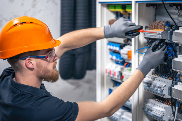 Best Local Electrician Companies  in Mayflower Village, CA